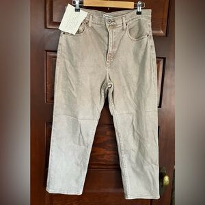 Abercrombie & Fitch Ultra High Rise Ankle Straight 31/12 Short